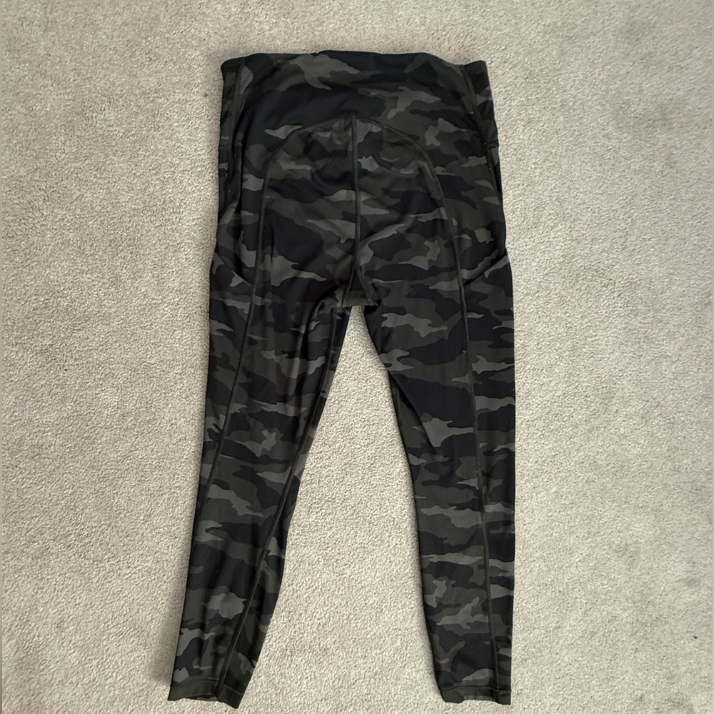 Athleta ultimate 7/8 tight green camo - Picture 2 of 5